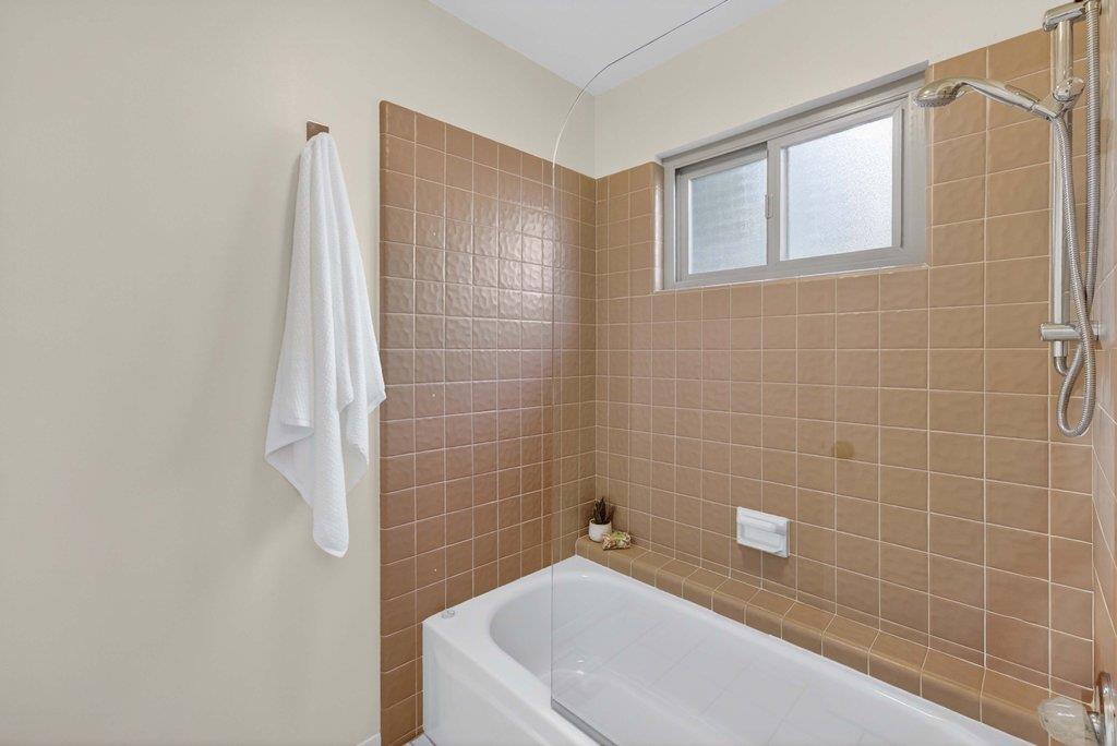 Detail Gallery Image 25 of 44 For 111 Westmoor Dr, Santa Cruz,  CA 95060 - 3 Beds | 2 Baths