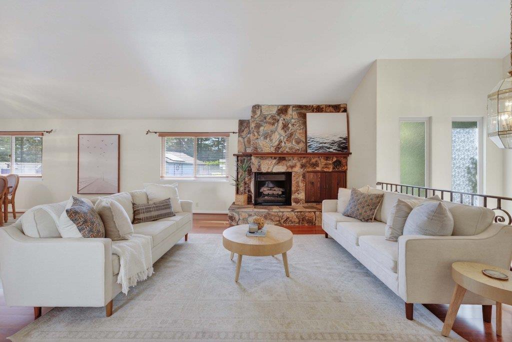 Detail Gallery Image 3 of 44 For 111 Westmoor Dr, Santa Cruz,  CA 95060 - 3 Beds | 2 Baths