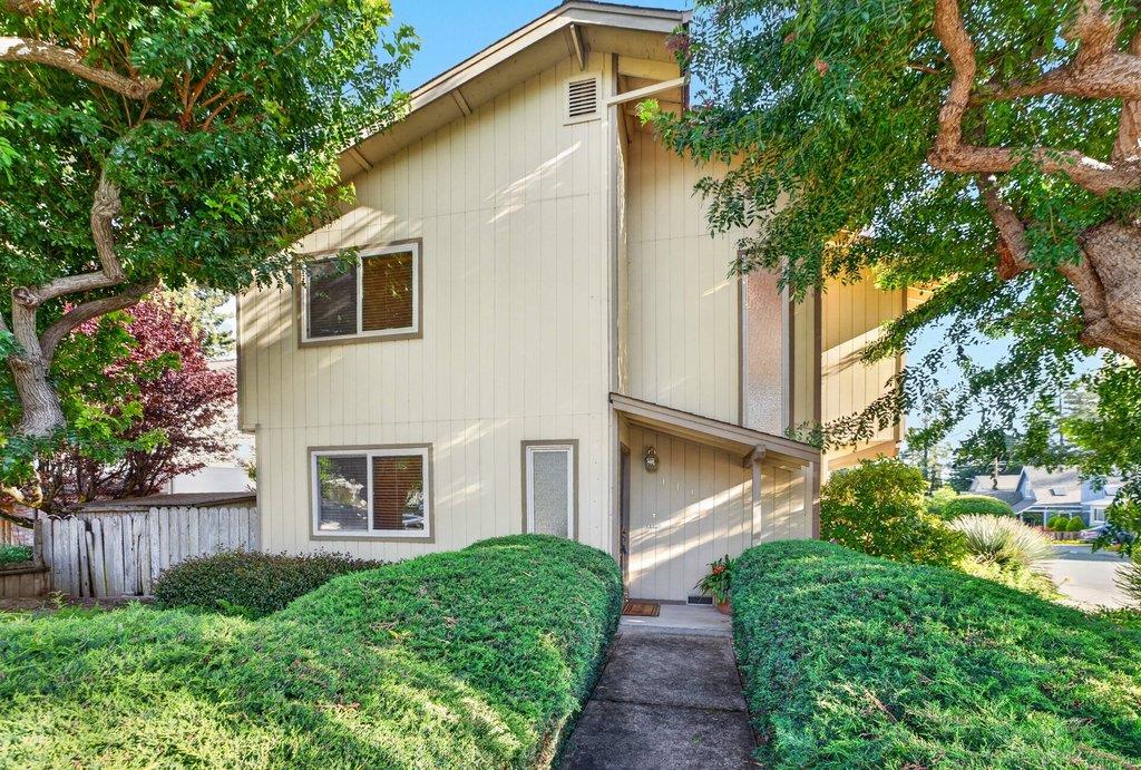 Detail Gallery Image 32 of 44 For 111 Westmoor Dr, Santa Cruz,  CA 95060 - 3 Beds | 2 Baths