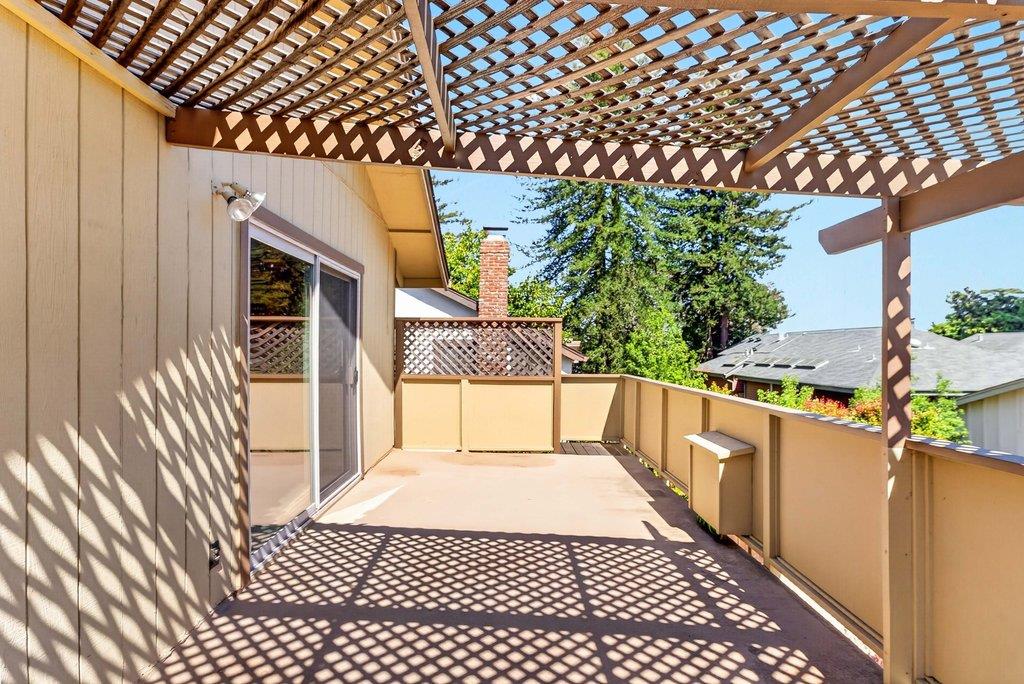 Detail Gallery Image 35 of 44 For 111 Westmoor Dr, Santa Cruz,  CA 95060 - 3 Beds | 2 Baths