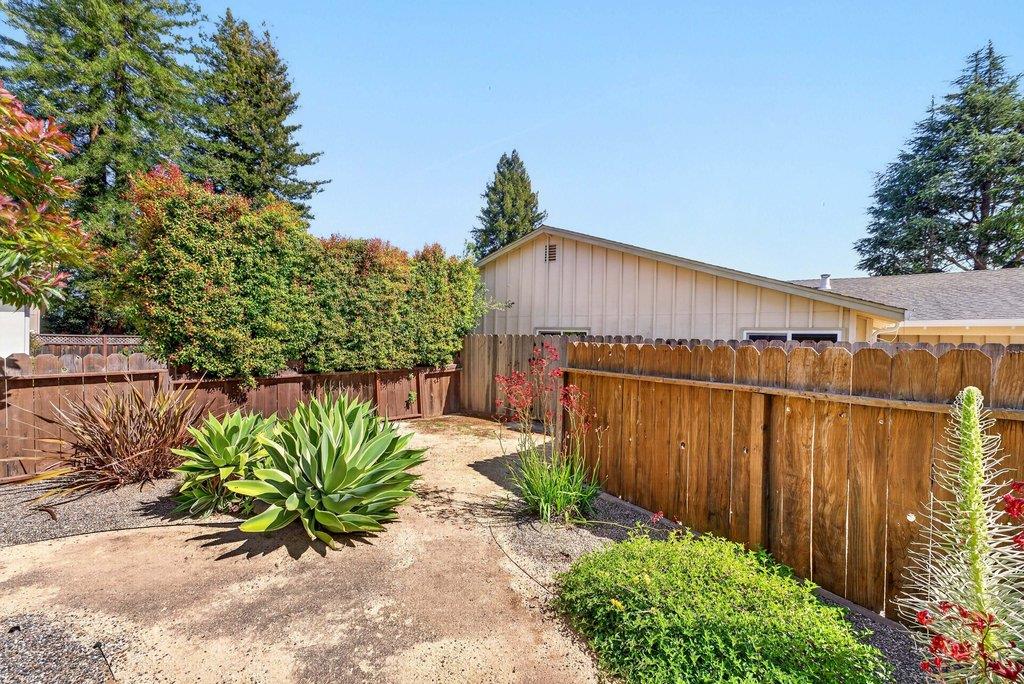 Detail Gallery Image 40 of 44 For 111 Westmoor Dr, Santa Cruz,  CA 95060 - 3 Beds | 2 Baths