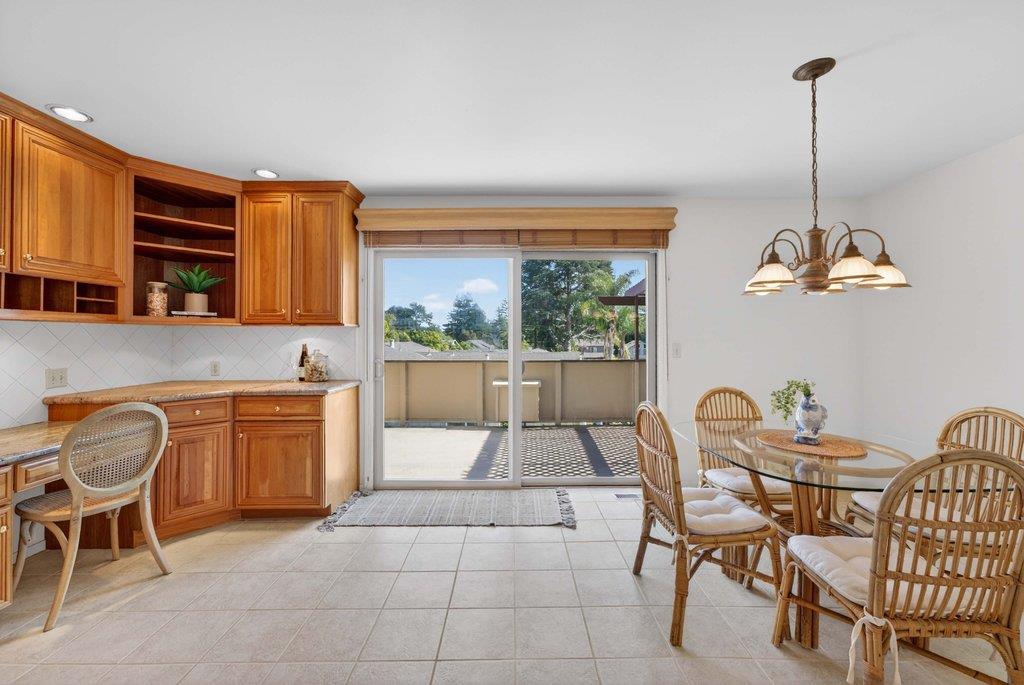 Detail Gallery Image 6 of 44 For 111 Westmoor Dr, Santa Cruz,  CA 95060 - 3 Beds | 2 Baths