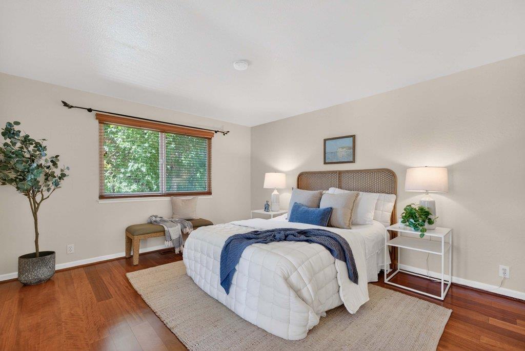 Detail Gallery Image 7 of 44 For 111 Westmoor Dr, Santa Cruz,  CA 95060 - 3 Beds | 2 Baths