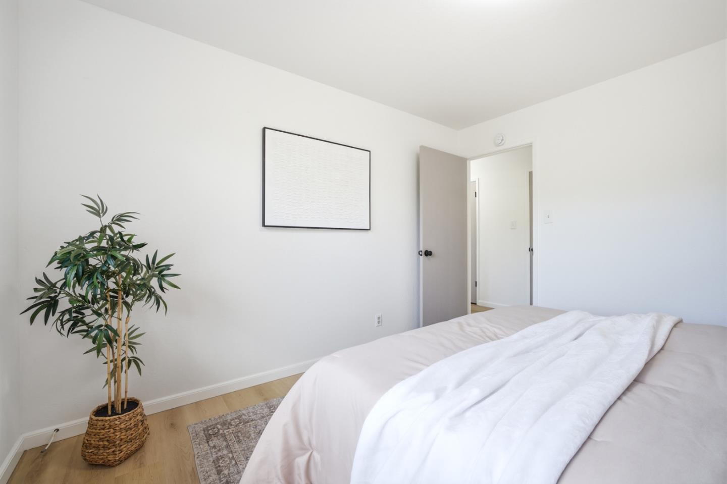 Detail Gallery Image 10 of 32 For 16 Moneta Ct, San Francisco,  CA 94112 - 3 Beds | 2 Baths
