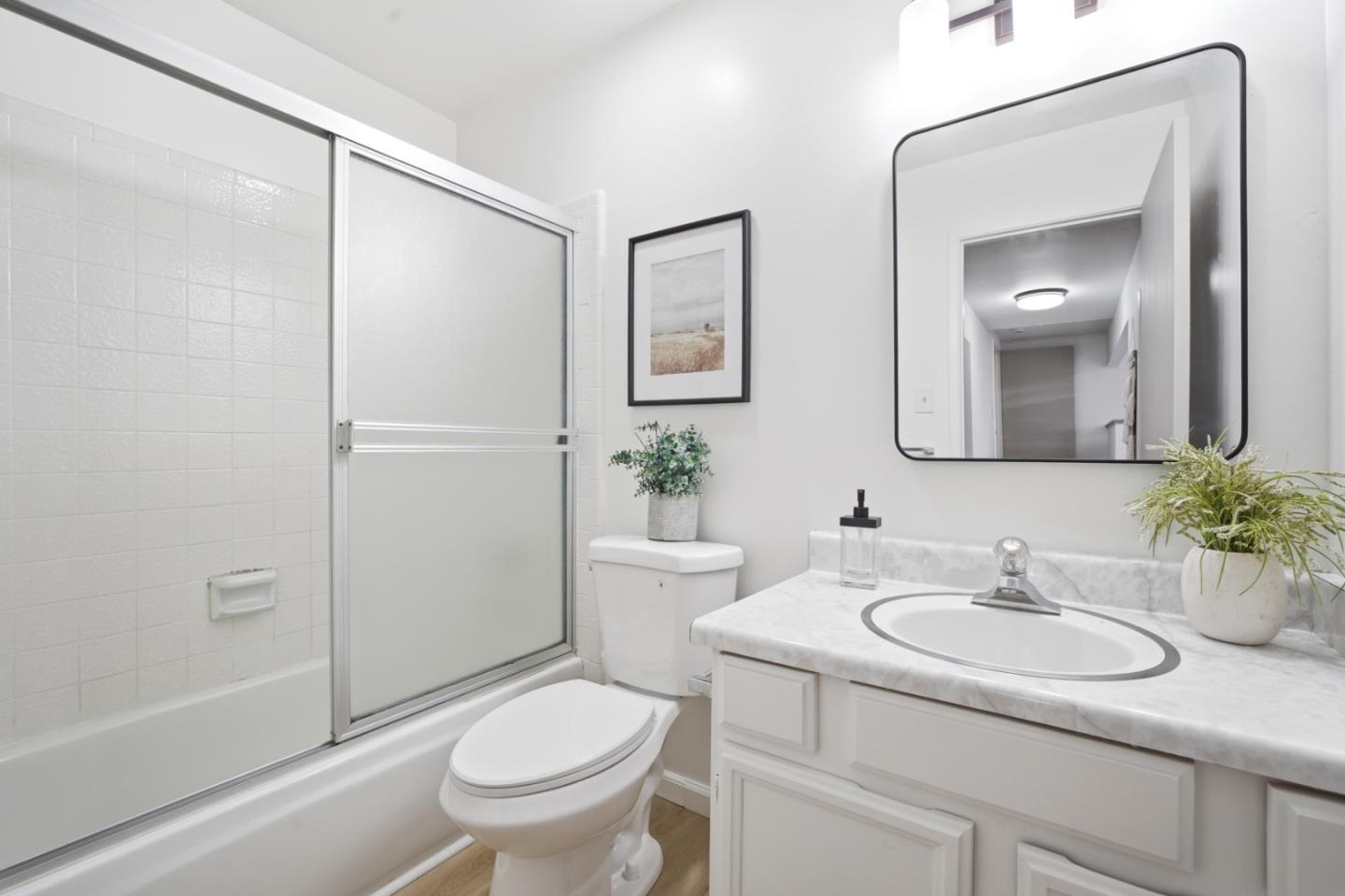Detail Gallery Image 11 of 32 For 16 Moneta Ct, San Francisco,  CA 94112 - 3 Beds | 2 Baths