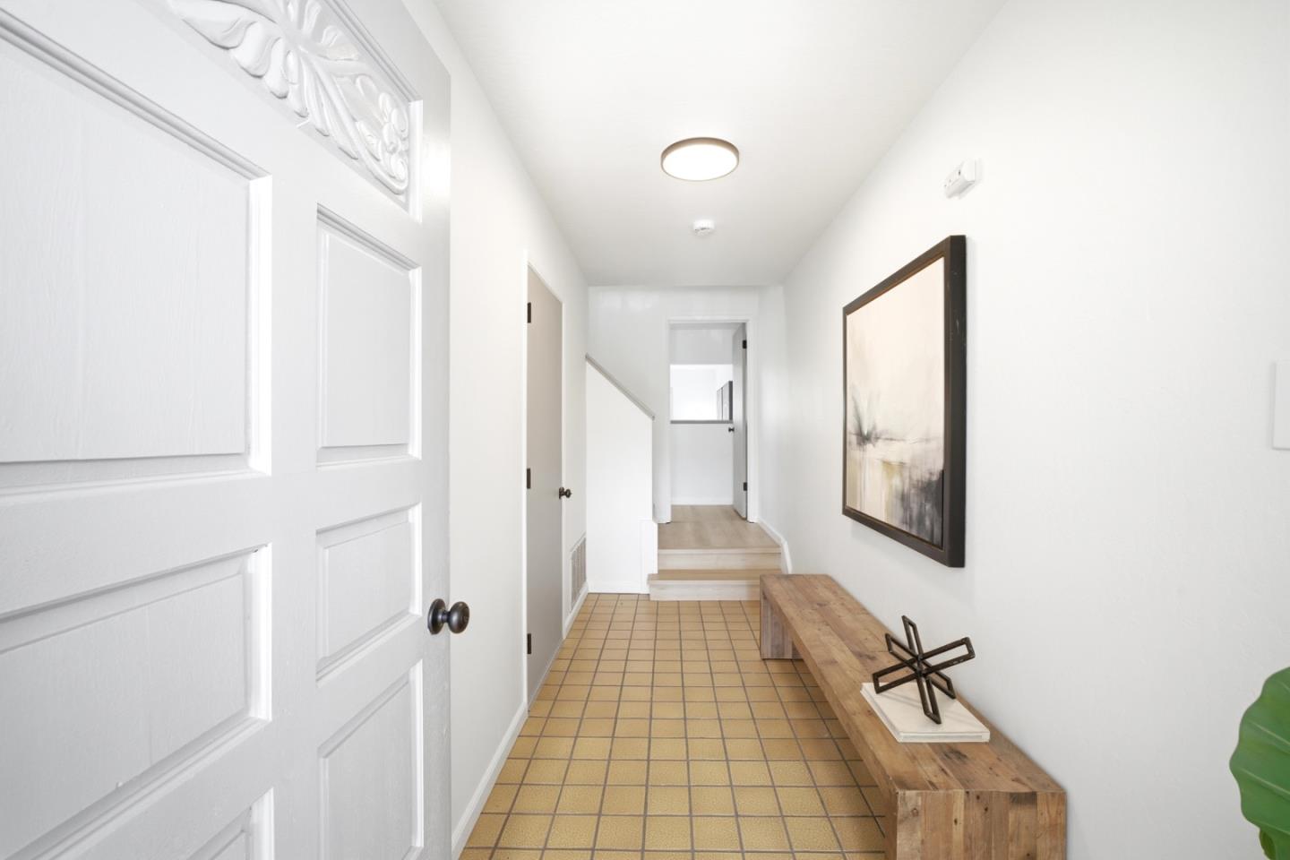 Detail Gallery Image 4 of 32 For 16 Moneta Ct, San Francisco,  CA 94112 - 3 Beds | 2 Baths