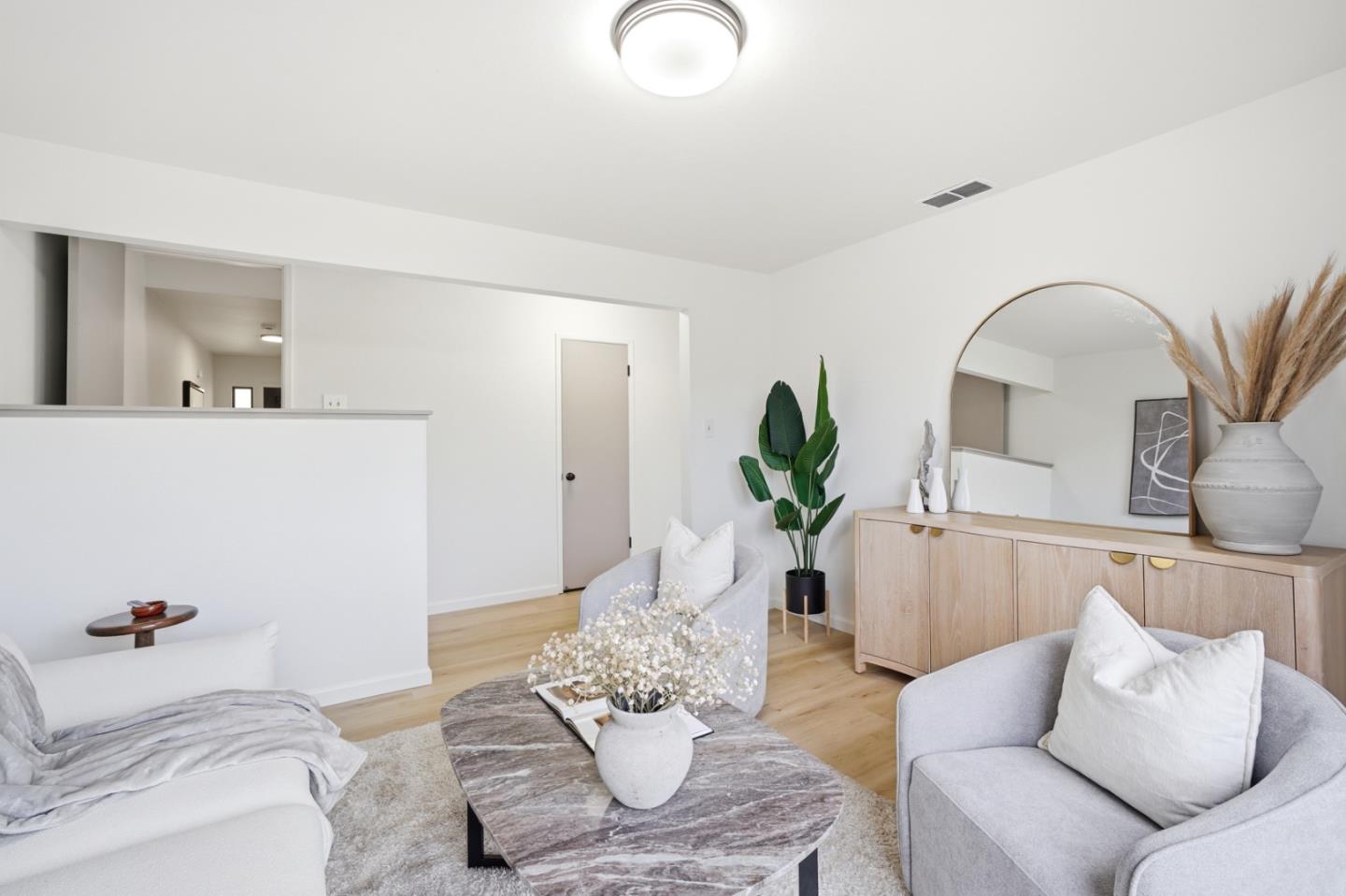 Detail Gallery Image 8 of 32 For 16 Moneta Ct, San Francisco,  CA 94112 - 3 Beds | 2 Baths