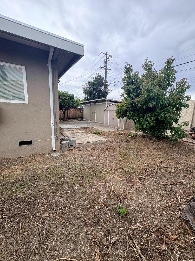 Detail Gallery Image 3 of 14 For 1711 Castlebrook Ct, San Jose,  CA 95133 - 3 Beds | 1 Baths