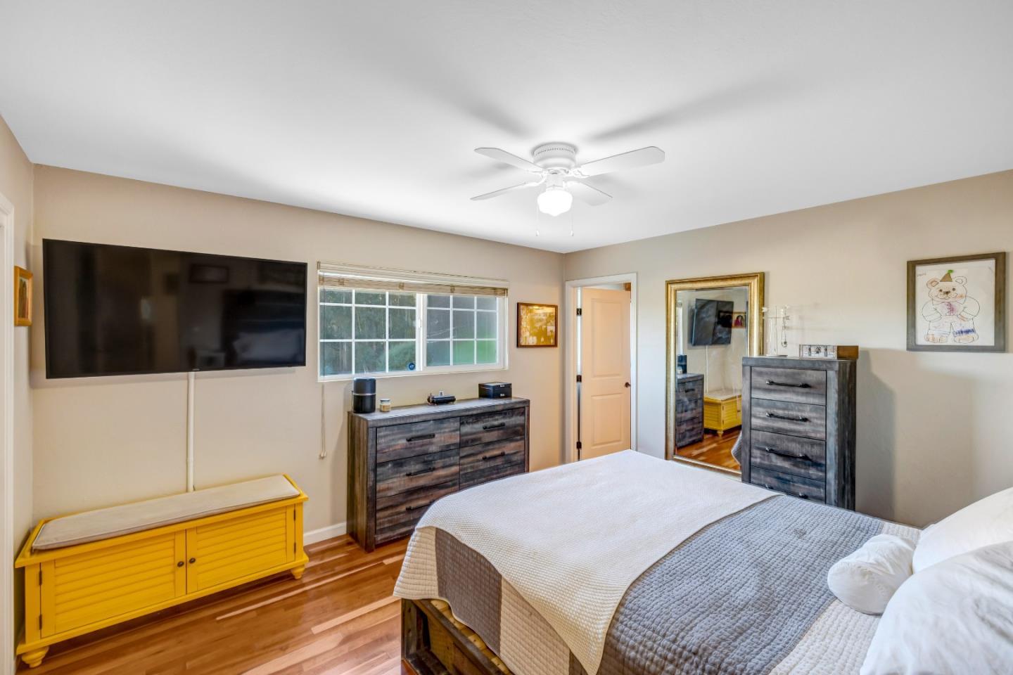 Detail Gallery Image 15 of 39 For 6900 Lakeview Dr, Salinas,  CA 93907 - 4 Beds | 2 Baths