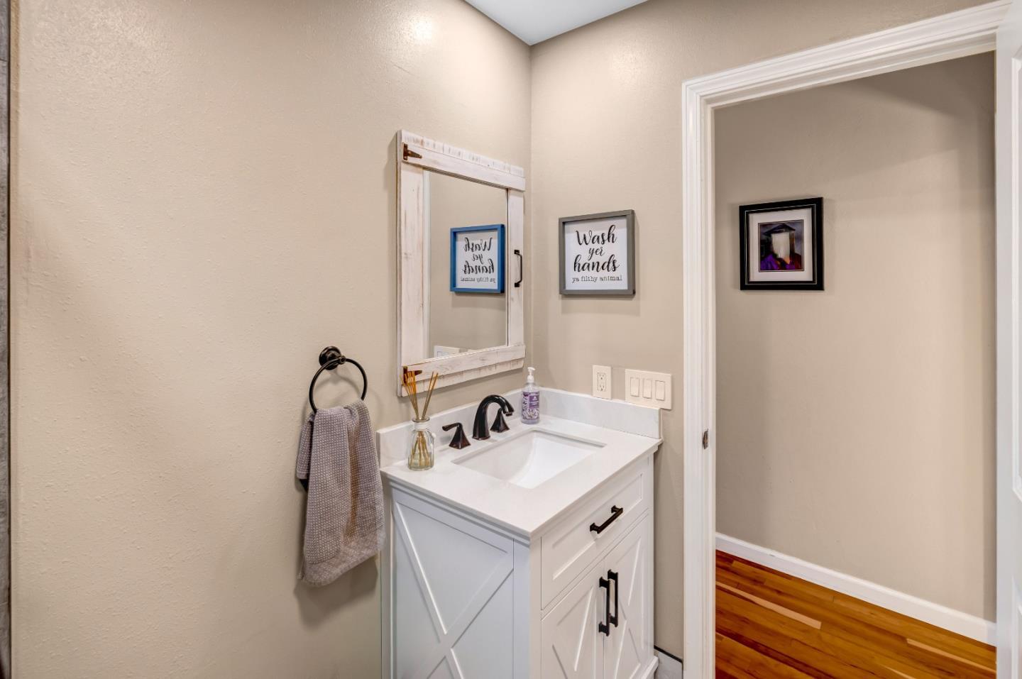 Detail Gallery Image 23 of 39 For 6900 Lakeview Dr, Salinas,  CA 93907 - 4 Beds | 2 Baths