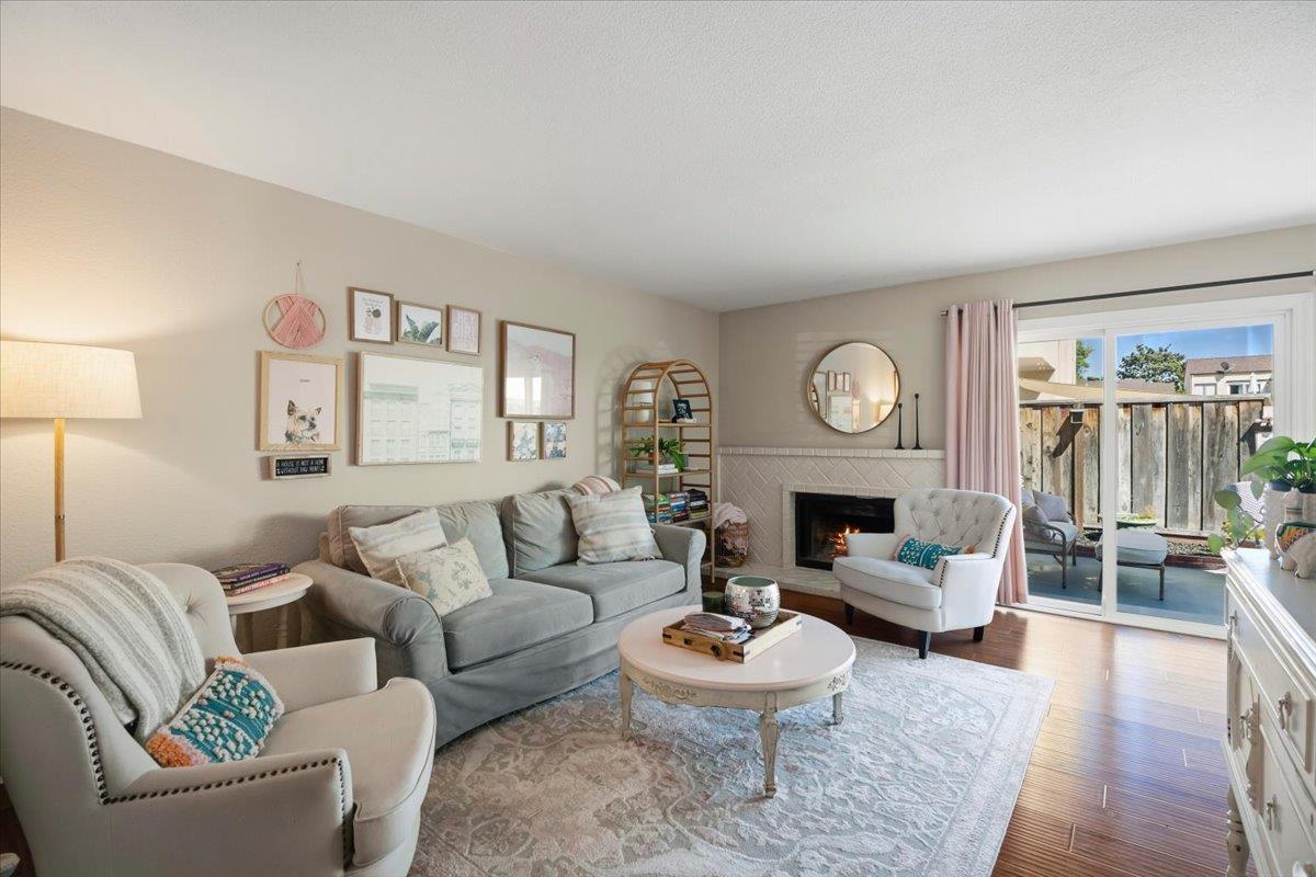 Detail Gallery Image 3 of 34 For 8170 Westwood Dr #15,  Gilroy,  CA 95020 - 2 Beds | 1/1 Baths