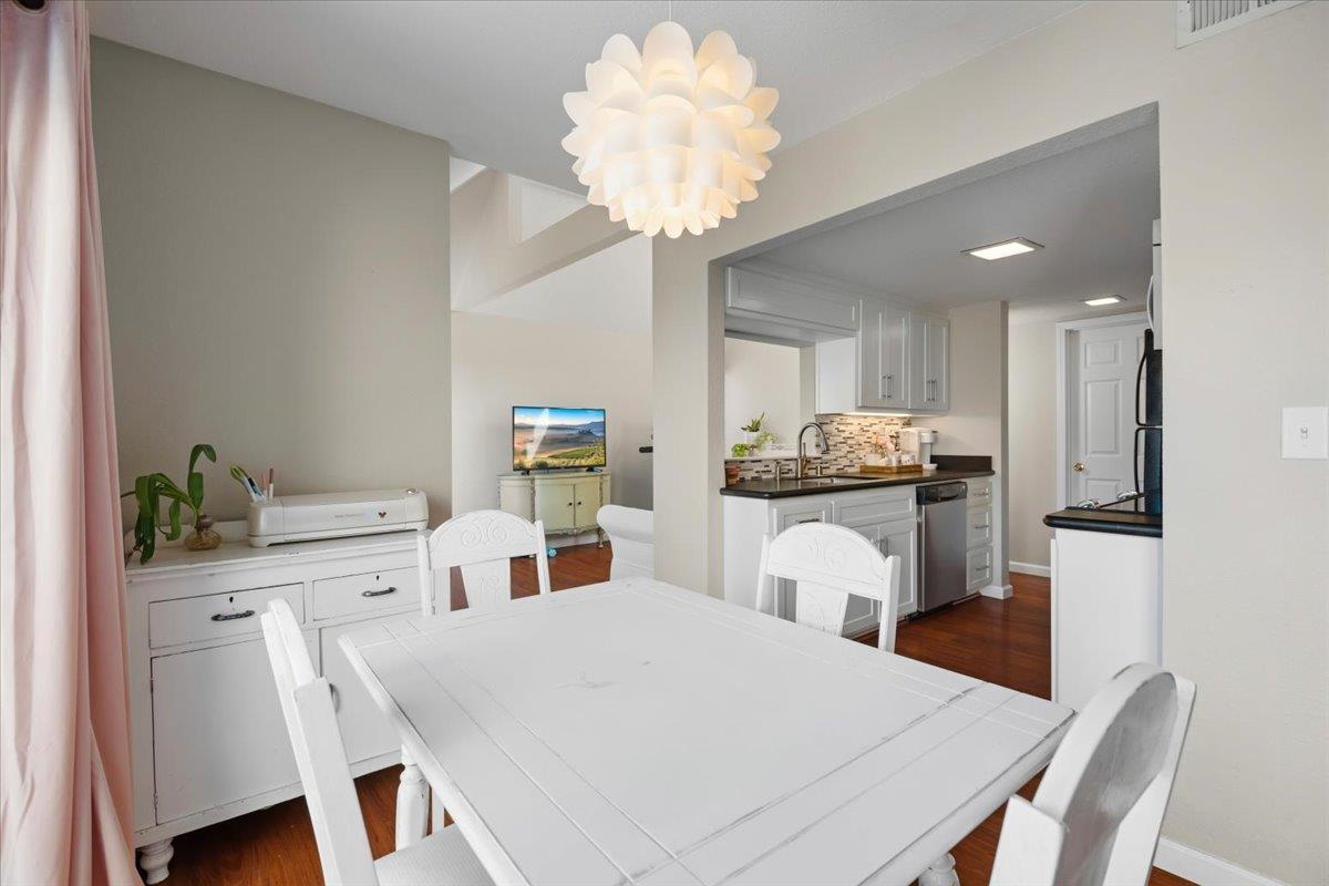 Detail Gallery Image 8 of 34 For 8170 Westwood Dr #15,  Gilroy,  CA 95020 - 2 Beds | 1/1 Baths