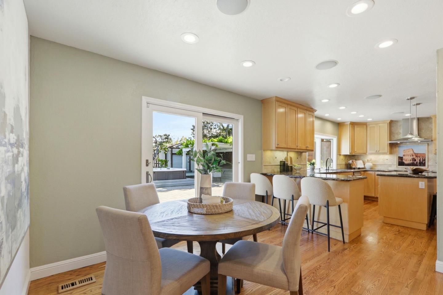 Detail Gallery Image 10 of 84 For 139 Belvue Dr, Los Gatos,  CA 95032 - 6 Beds | 3 Baths