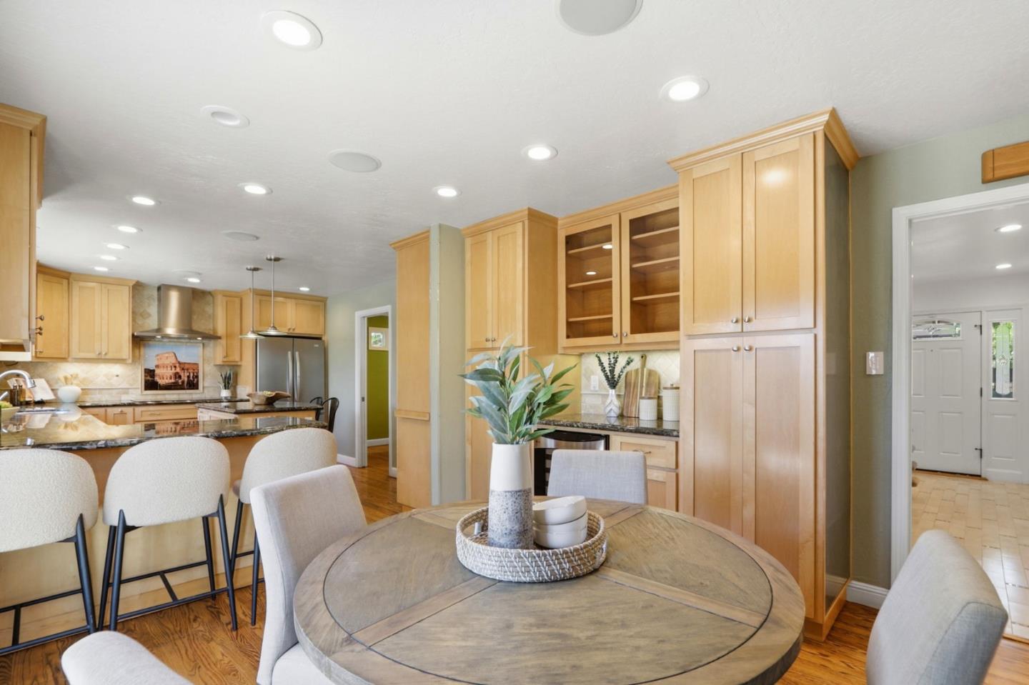 Detail Gallery Image 11 of 84 For 139 Belvue Dr, Los Gatos,  CA 95032 - 6 Beds | 3 Baths