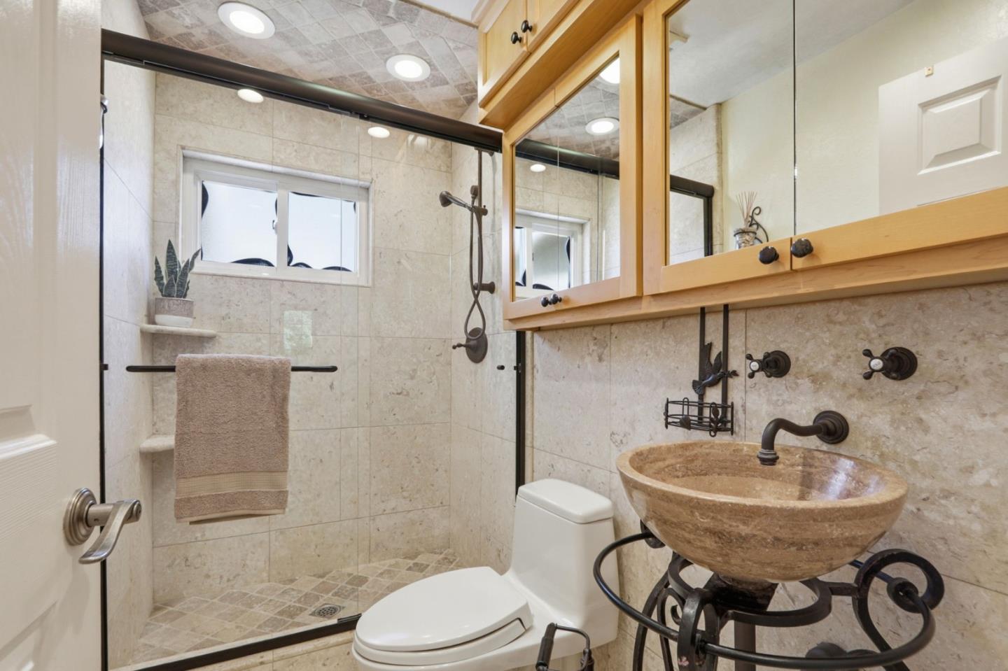 Detail Gallery Image 20 of 84 For 139 Belvue Dr, Los Gatos,  CA 95032 - 6 Beds | 3 Baths