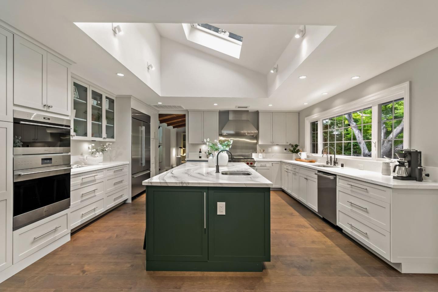 Detail Gallery Image 13 of 59 For 14296 Taos Dr, Saratoga,  CA 95070 - 6 Beds | 4 Baths