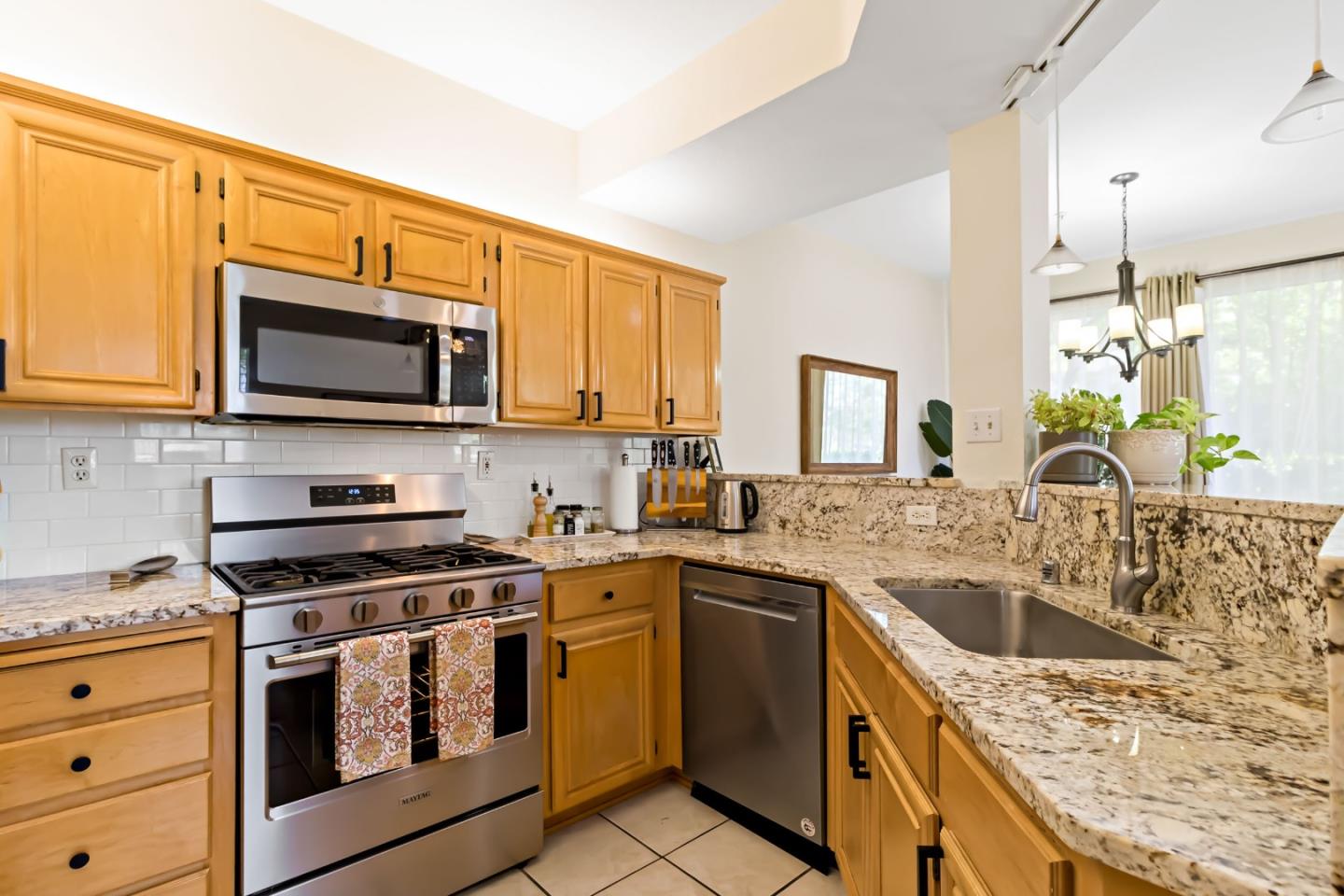 Detail Gallery Image 4 of 45 For 1086 Niguel Ln, San Jose,  CA 95138 - 2 Beds | 2/1 Baths