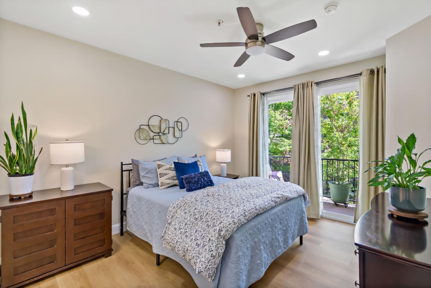 Detail Gallery Image 5 of 45 For 1086 Niguel Ln, San Jose,  CA 95138 - 2 Beds | 2/1 Baths