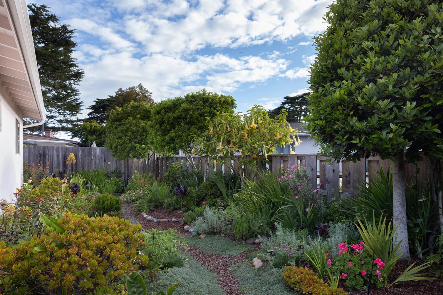 Detail Gallery Image 16 of 20 For 61 Companion Way, Pacific Grove,  CA 93950 - 3 Beds | 2 Baths