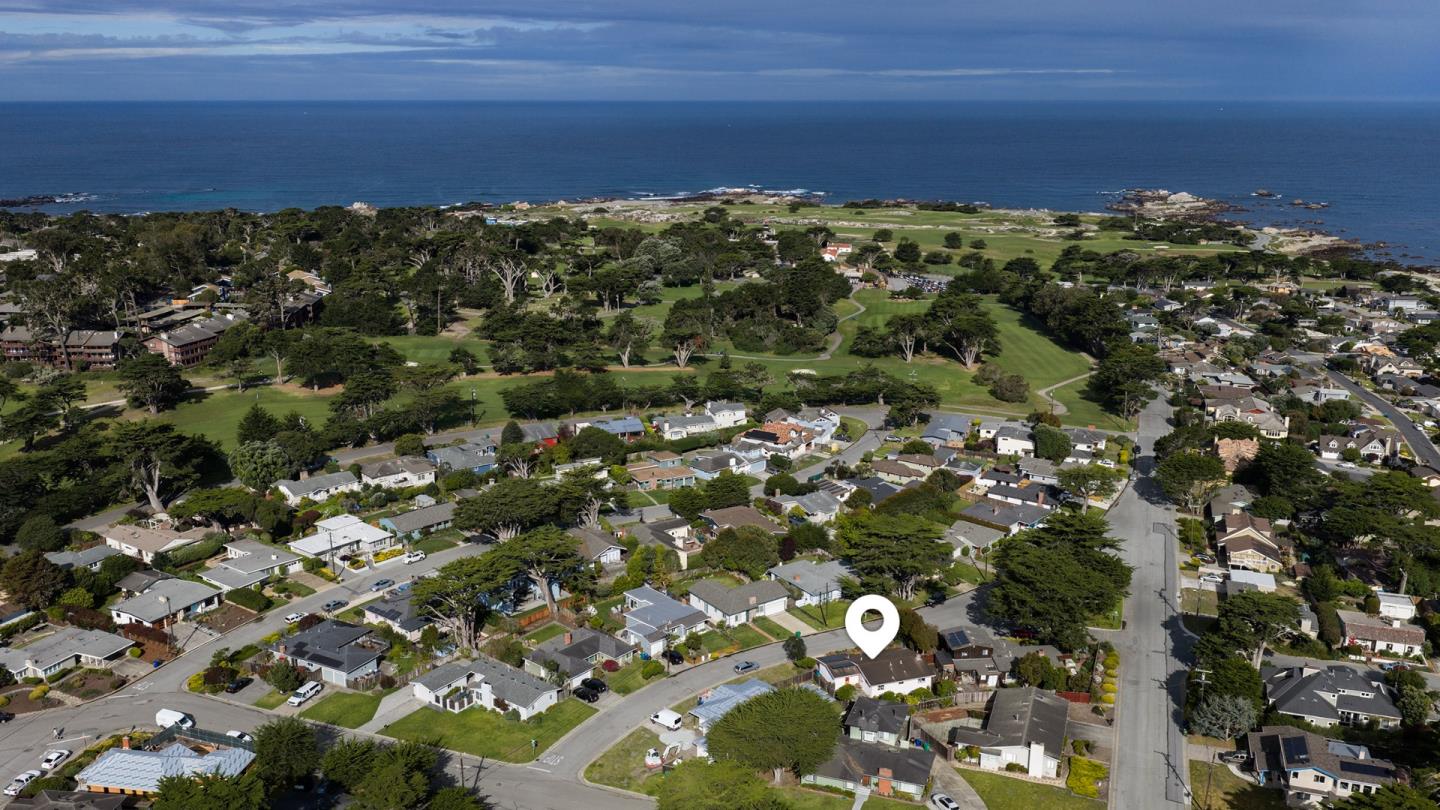 Detail Gallery Image 2 of 20 For 61 Companion Way, Pacific Grove,  CA 93950 - 3 Beds | 2 Baths