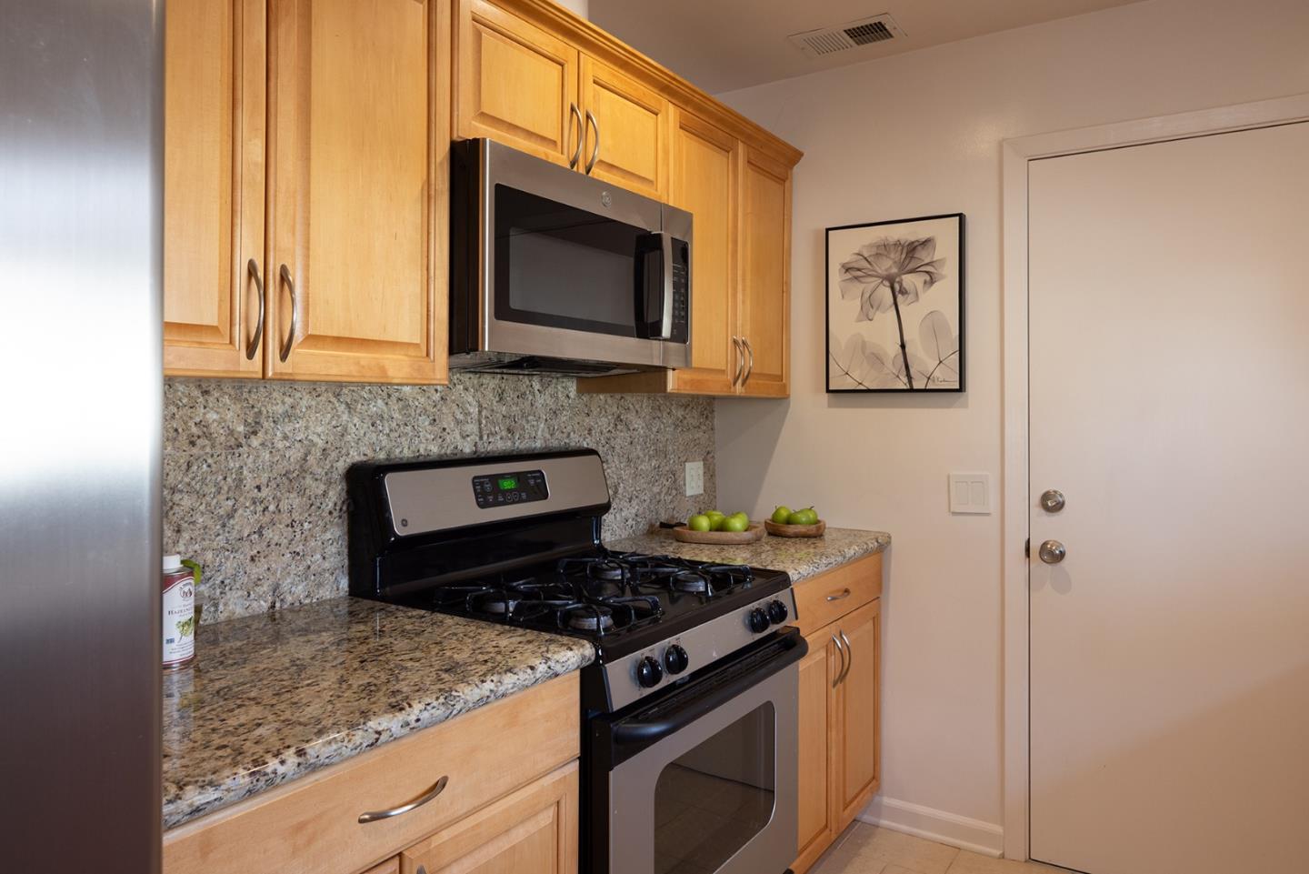 Detail Gallery Image 7 of 20 For 61 Companion Way, Pacific Grove,  CA 93950 - 3 Beds | 2 Baths