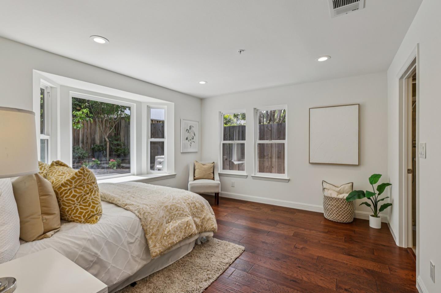 Detail Gallery Image 18 of 45 For 882 W Mc Kinley Ave, Sunnyvale,  CA 94086 - 5 Beds | 3/1 Baths