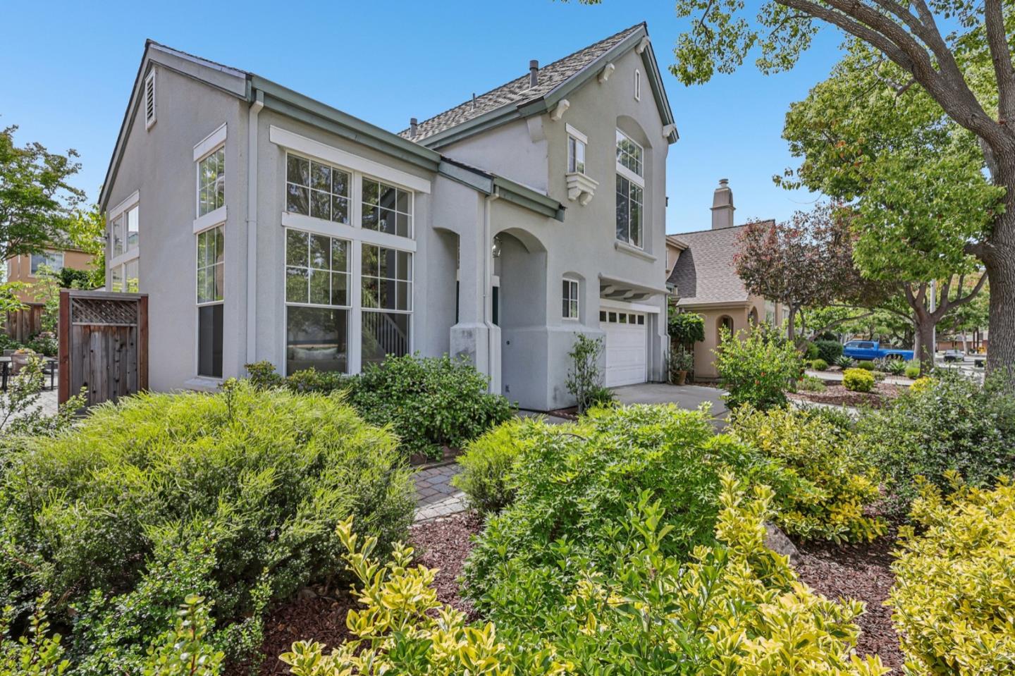 Detail Gallery Image 3 of 45 For 882 W Mc Kinley Ave, Sunnyvale,  CA 94086 - 5 Beds | 3/1 Baths