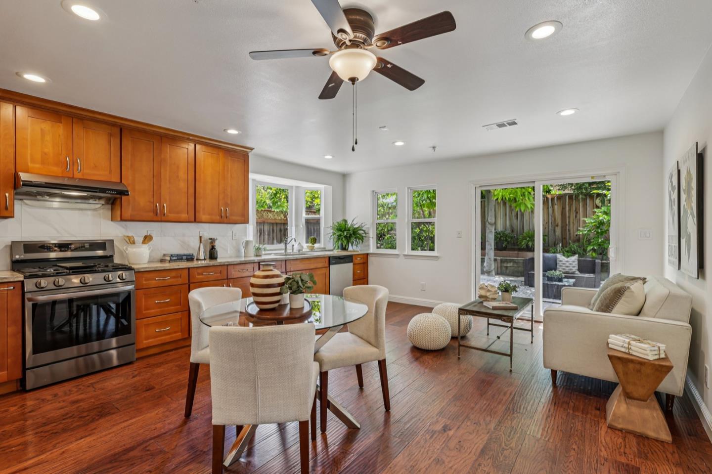 Detail Gallery Image 7 of 45 For 882 W Mc Kinley Ave, Sunnyvale,  CA 94086 - 5 Beds | 3/1 Baths