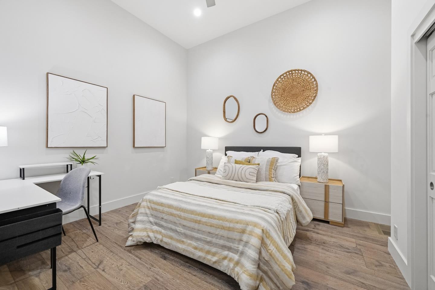 Detail Gallery Image 11 of 46 For 592 Chestnut St, San Francisco,  CA 94133 - 3 Beds | 3 Baths