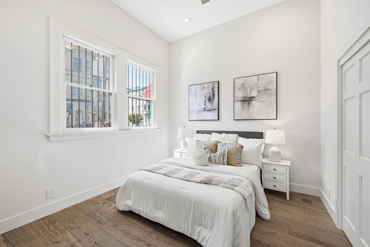 Detail Gallery Image 13 of 46 For 592 Chestnut St, San Francisco,  CA 94133 - 3 Beds | 3 Baths