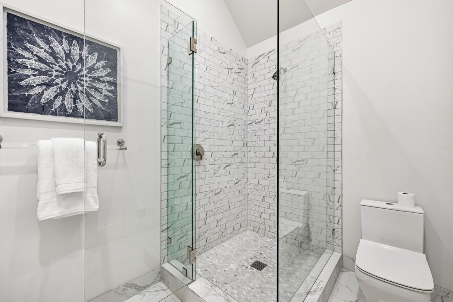 Detail Gallery Image 15 of 46 For 592 Chestnut St, San Francisco,  CA 94133 - 3 Beds | 3 Baths