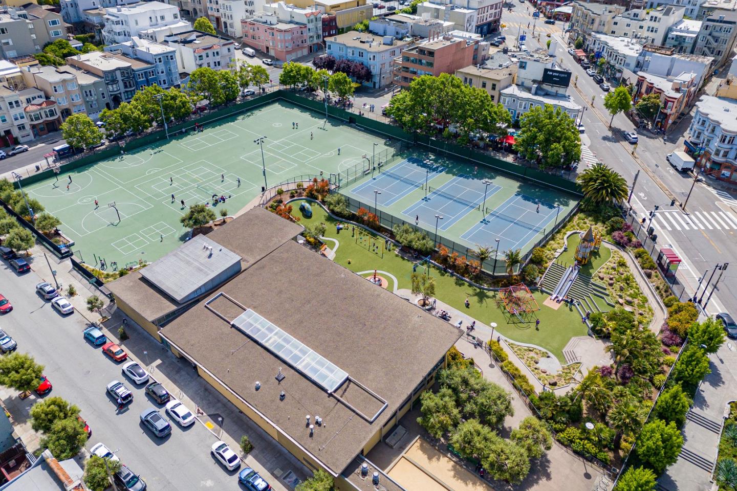 Detail Gallery Image 45 of 46 For 592 Chestnut St, San Francisco,  CA 94133 - 3 Beds | 3 Baths