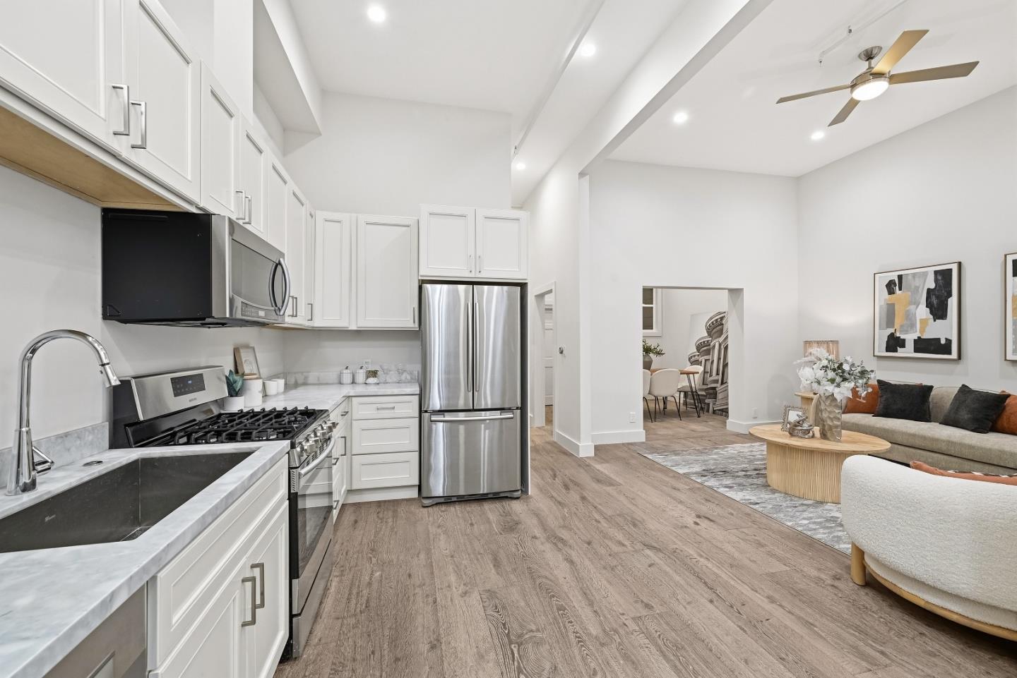 Detail Gallery Image 7 of 46 For 592 Chestnut St, San Francisco,  CA 94133 - 3 Beds | 3 Baths