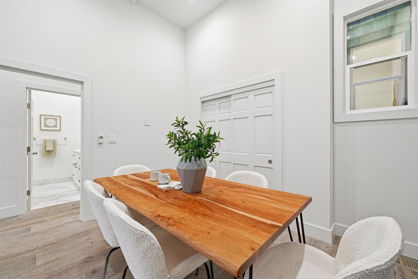 Detail Gallery Image 9 of 46 For 592 Chestnut St, San Francisco,  CA 94133 - 3 Beds | 3 Baths