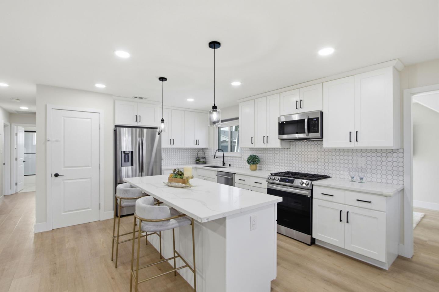 Detail Gallery Image 2 of 32 For 519 Cheyenne Ln, San Jose,  CA 95123 - 4 Beds | 2 Baths