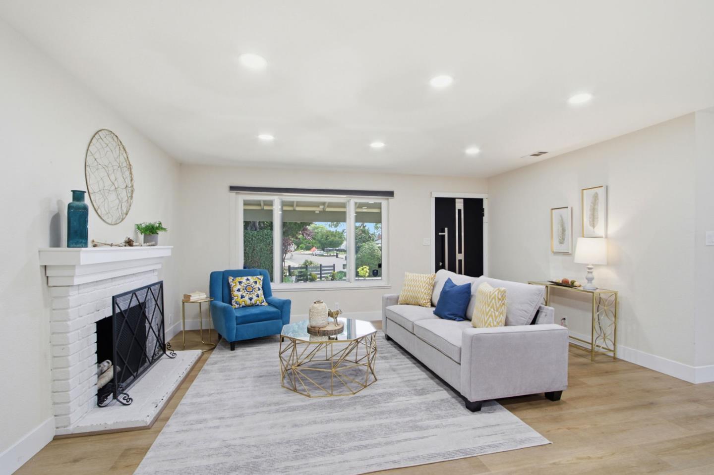 Detail Gallery Image 3 of 32 For 519 Cheyenne Ln, San Jose,  CA 95123 - 4 Beds | 2 Baths