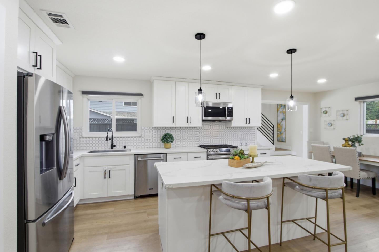 Detail Gallery Image 5 of 32 For 519 Cheyenne Ln, San Jose,  CA 95123 - 4 Beds | 2 Baths