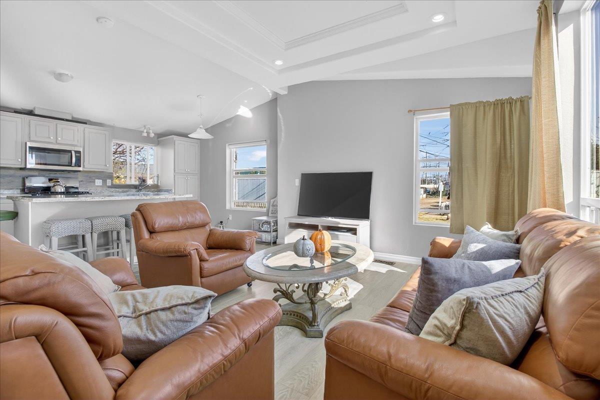 Detail Gallery Image 11 of 42 For 22 Front St #22,  Soledad,  CA 93960 - 3 Beds | 2 Baths