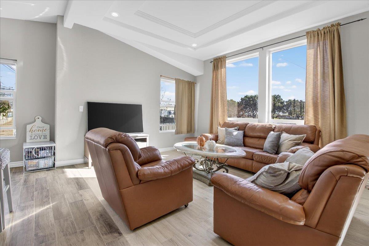 Detail Gallery Image 12 of 42 For 22 Front St #22,  Soledad,  CA 93960 - 3 Beds | 2 Baths