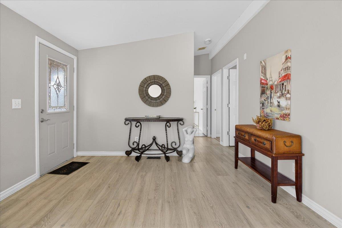 Detail Gallery Image 4 of 42 For 22 Front St #22,  Soledad,  CA 93960 - 3 Beds | 2 Baths