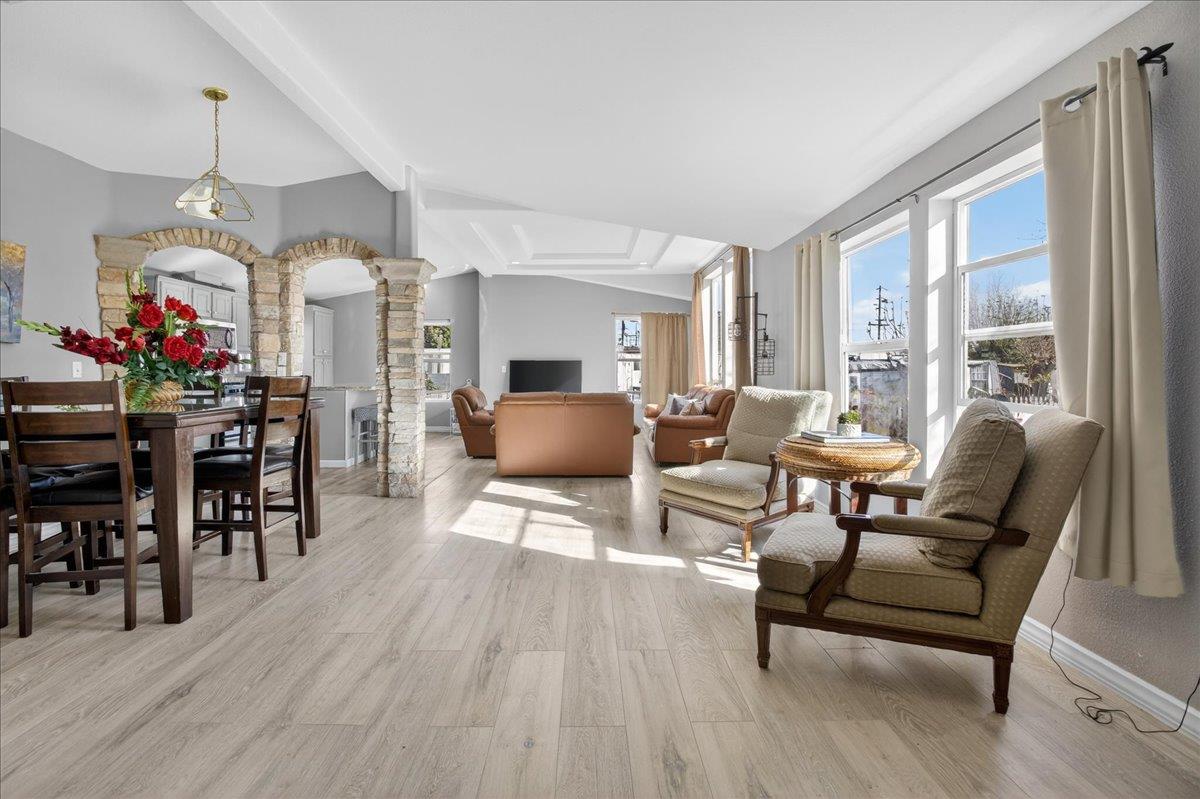 Detail Gallery Image 8 of 42 For 22 Front St #22,  Soledad,  CA 93960 - 3 Beds | 2 Baths