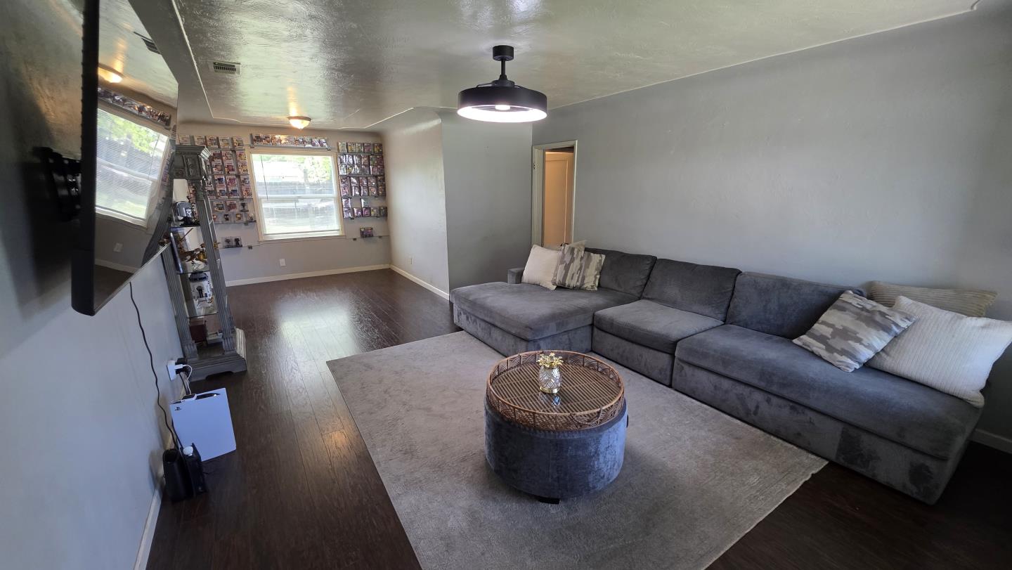 Detail Gallery Image 4 of 15 For 720 S Rose St, Turlock,  CA 95380 - 2 Beds | 1 Baths