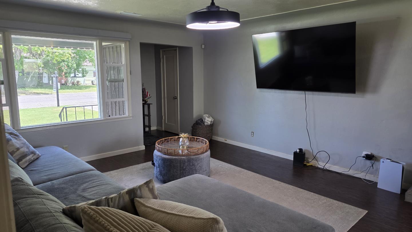 Detail Gallery Image 6 of 15 For 720 S Rose St, Turlock,  CA 95380 - 2 Beds | 1 Baths