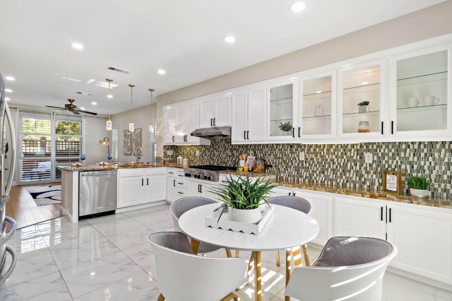 Detail Gallery Image 18 of 59 For 3766 Evangelho Cir, San Jose,  CA 95148 - 4 Beds | 2/1 Baths