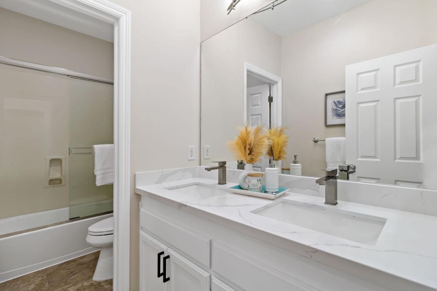 Detail Gallery Image 33 of 59 For 3766 Evangelho Cir, San Jose,  CA 95148 - 4 Beds | 2/1 Baths