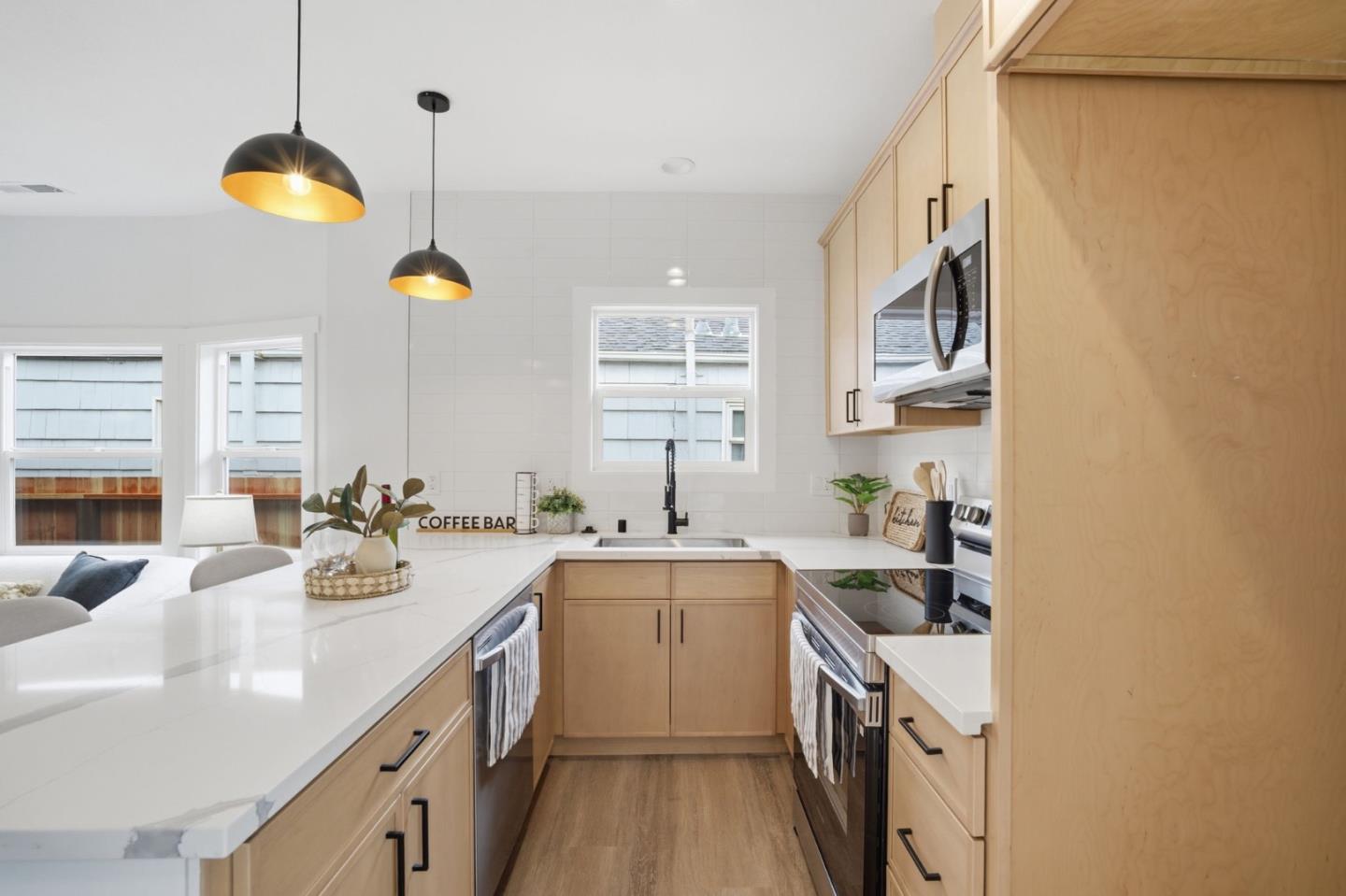 Detail Gallery Image 10 of 38 For 1809 Channing Way, Berkeley,  CA 94703 - 3 Beds | 2 Baths