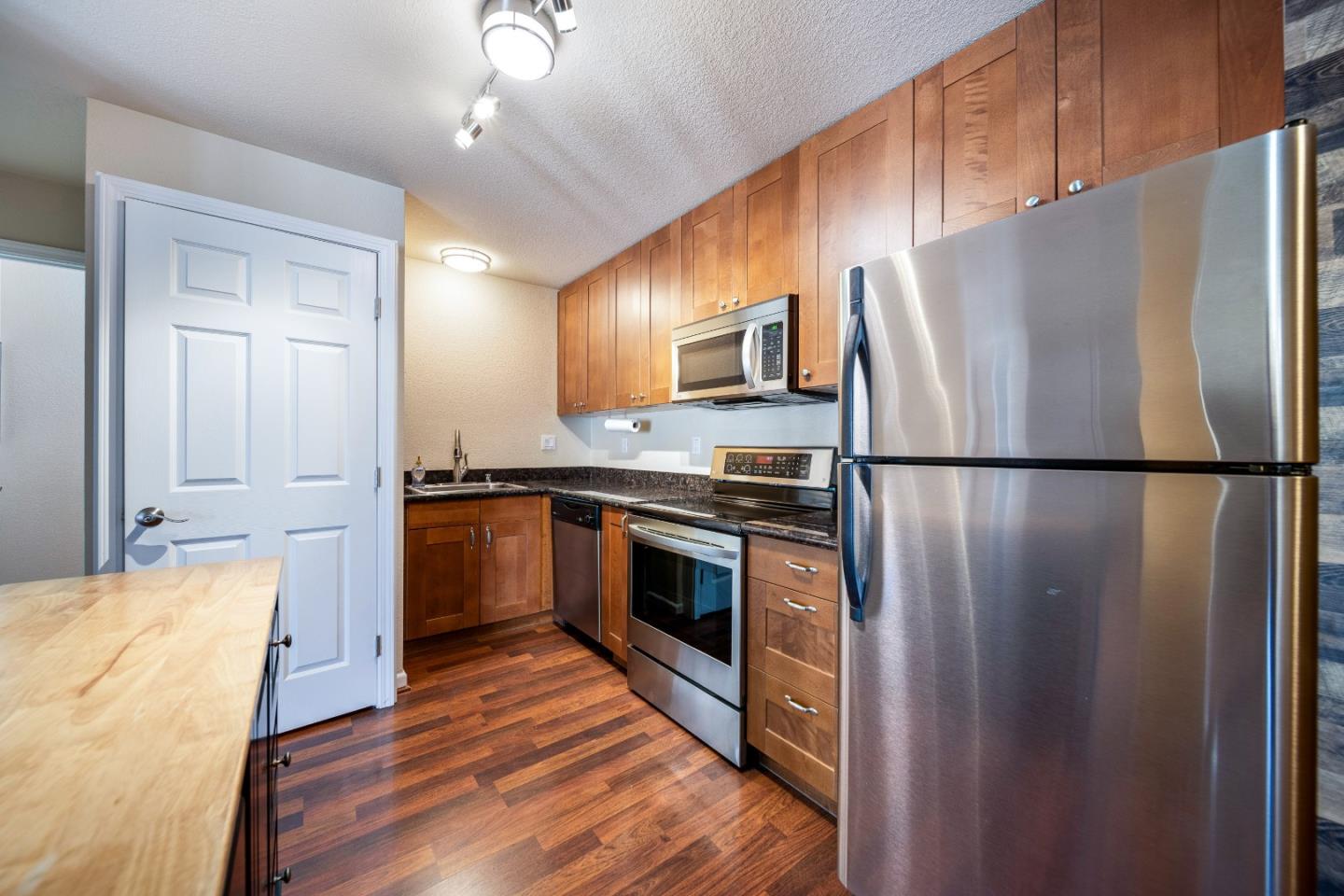 Detail Gallery Image 16 of 34 For 820 Casanova Ave #69,  Monterey,  CA 93940 - 2 Beds | 1 Baths
