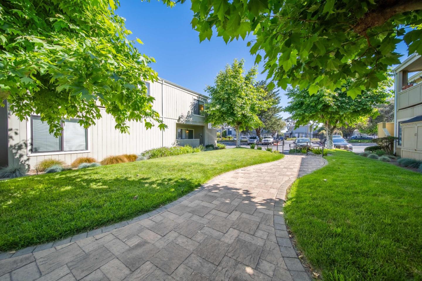 Detail Gallery Image 3 of 34 For 820 Casanova Ave #69,  Monterey,  CA 93940 - 2 Beds | 1 Baths