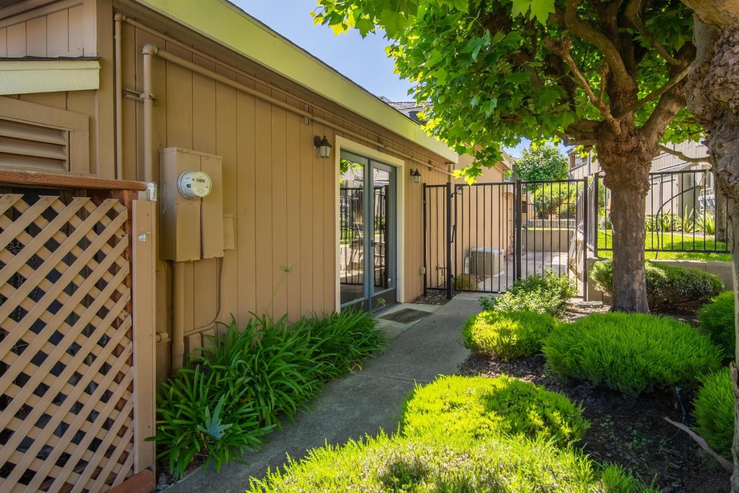 Detail Gallery Image 33 of 34 For 820 Casanova Ave #69,  Monterey,  CA 93940 - 2 Beds | 1 Baths