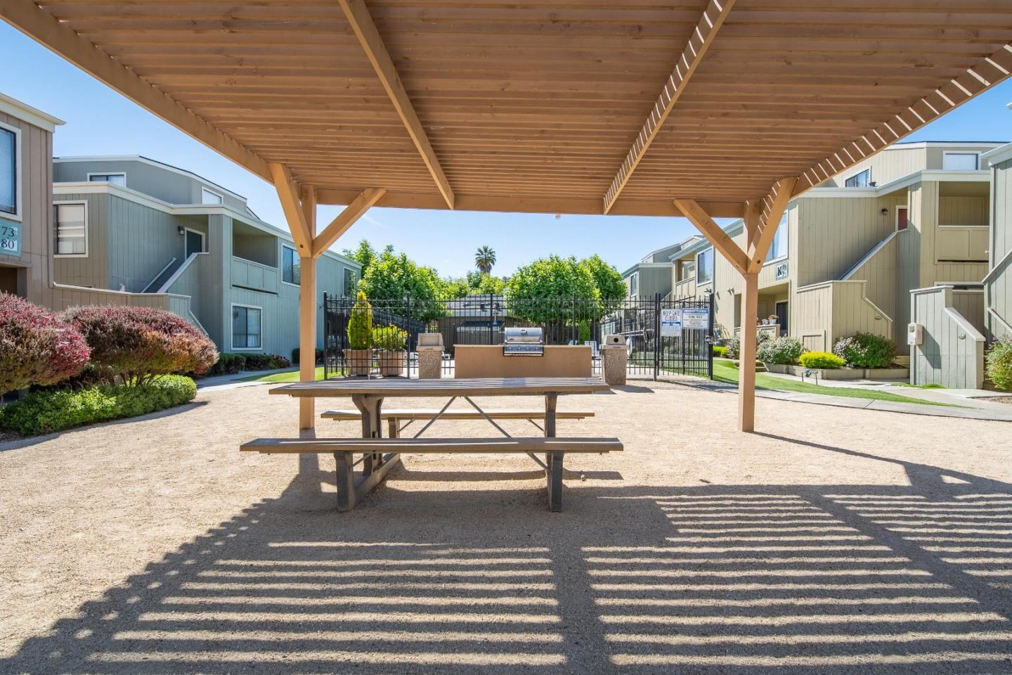 Detail Gallery Image 6 of 34 For 820 Casanova Ave #69,  Monterey,  CA 93940 - 2 Beds | 1 Baths